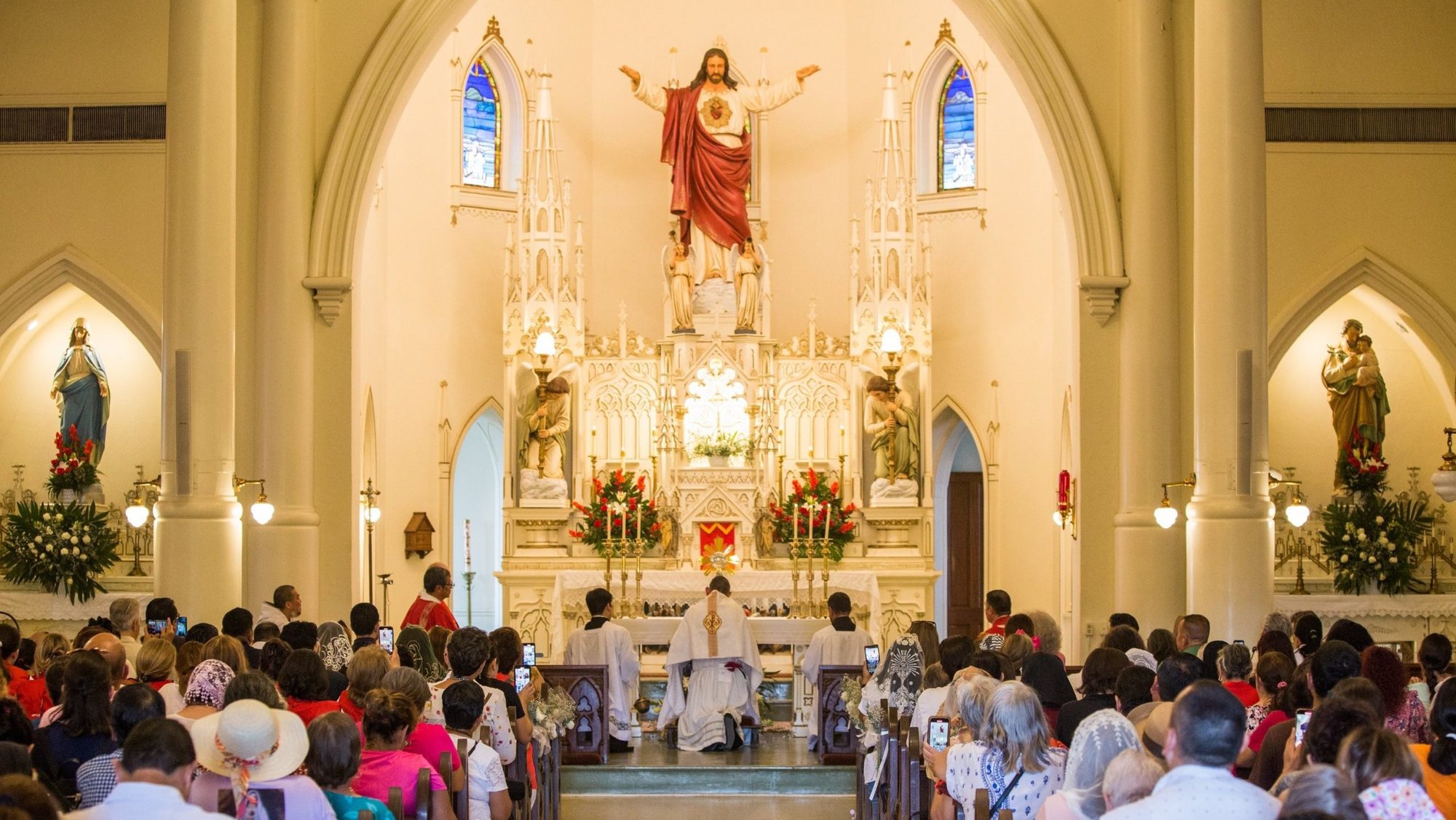 Bishop Daniel E. Flores leads adoration of the Eucharist at Sacred Heart Mission in Brownsville, Texas, May 19, 2024, as part of the kickoff to the St. Juan Diego Route of the National Eucharistic Pilgrimage. (OSV News photo/Tom McCarthy)