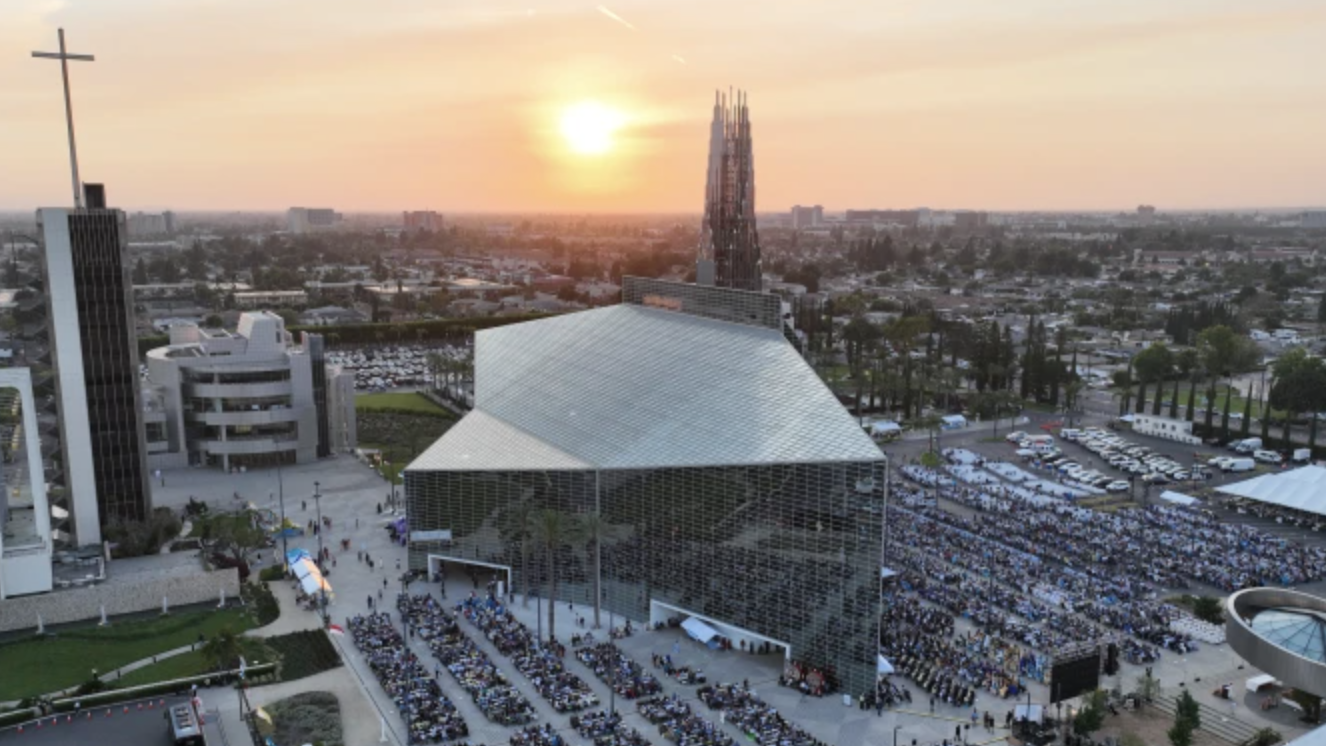 An estimated 12,000 people celebrate the closing Mass of the second annual Marian Days at Christ Cathedral in the Dicoese of Orange on July 15, 2023. (Rodolfo Bianchi/Diocese of Orange via CNA)