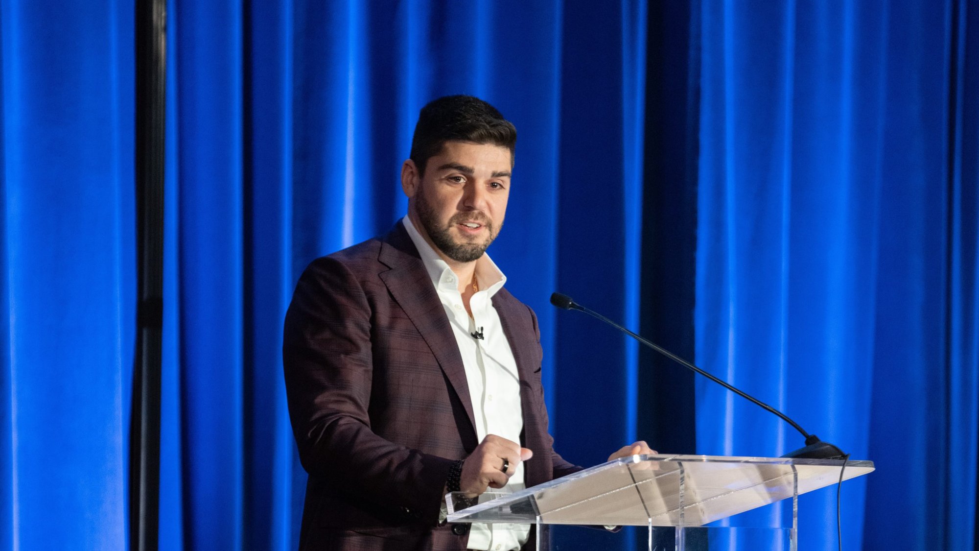 Alessandro DiSanto speaks at the LA Archdiocese’s 2026 Ethical Leadership Lunch on Jan. 28. (Peter Lobato)