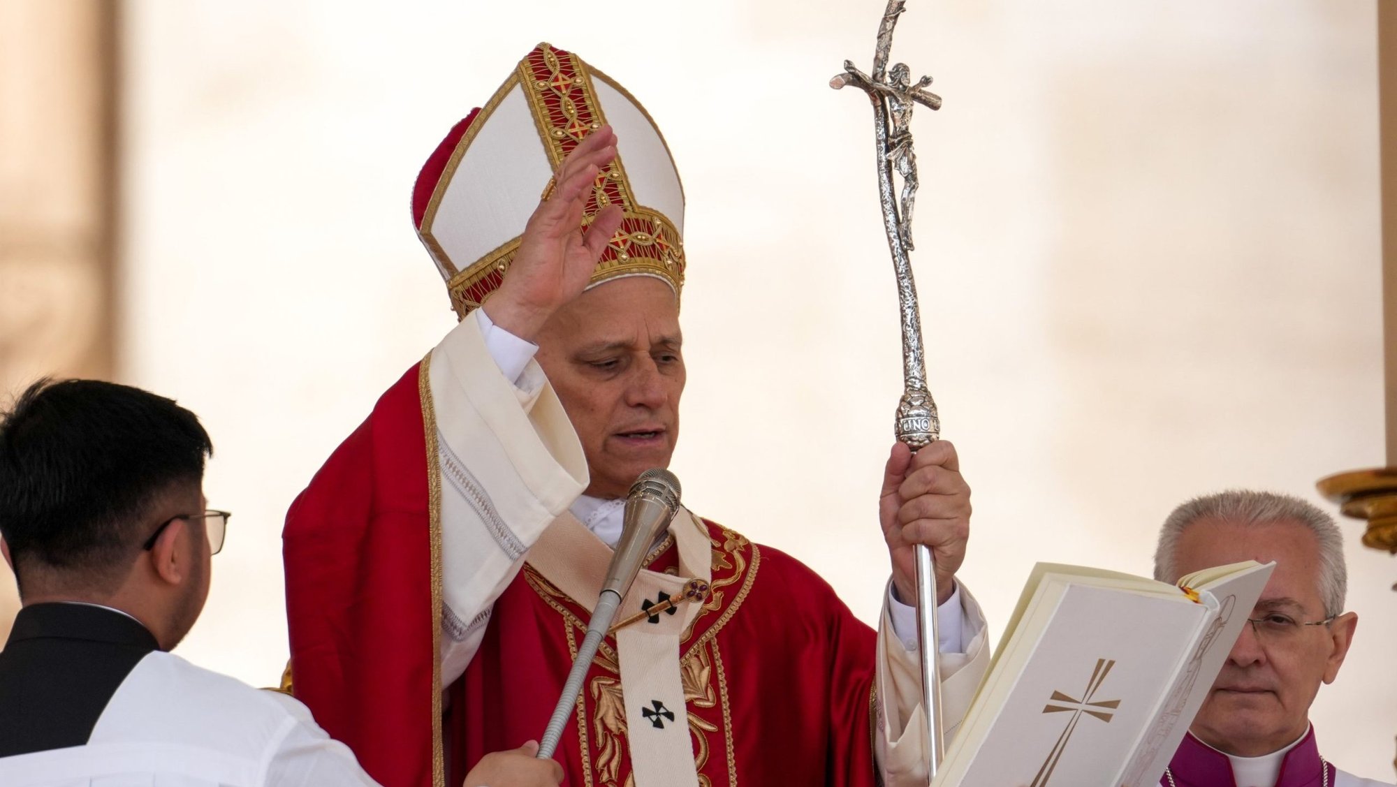 Pope Leo XIV gives his blessing at the conclusion of Palm Sunday Mass in St. Peter’s Square at the Vatican March 29, 2026. Pope Leo will wash the feet of 12 priests on Holy Thursday during the "In Coena Domini" -- the Holy Thursday Mass of the Lord's Supper -- on April 2 at the Basilica of St. John Lateran. (CNS photo/Lola Gomez)