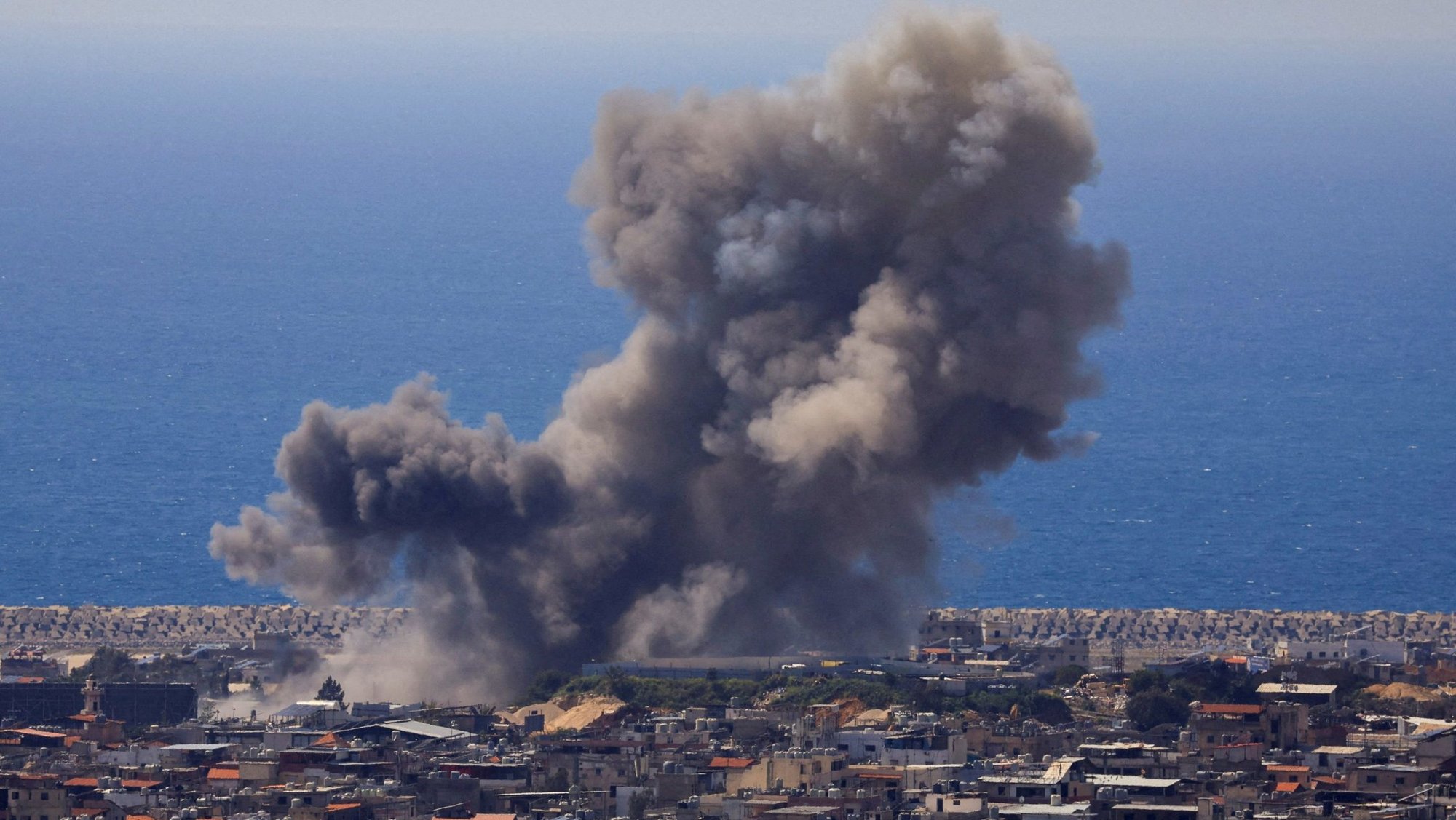 Smoke rises following an Israeli airstrike on the southern suburbs of Beirut, as seen from Baabda April 8, 2026. As the ceasefire between the United States and Iran risked collapsing due to disagreements, Israel pressed on with its attack on alleged Hezbollah targets in Lebanon, killing at least 254 people and wounding hundreds more. (OSV News photo/Mohamed Azakir, Reuters)