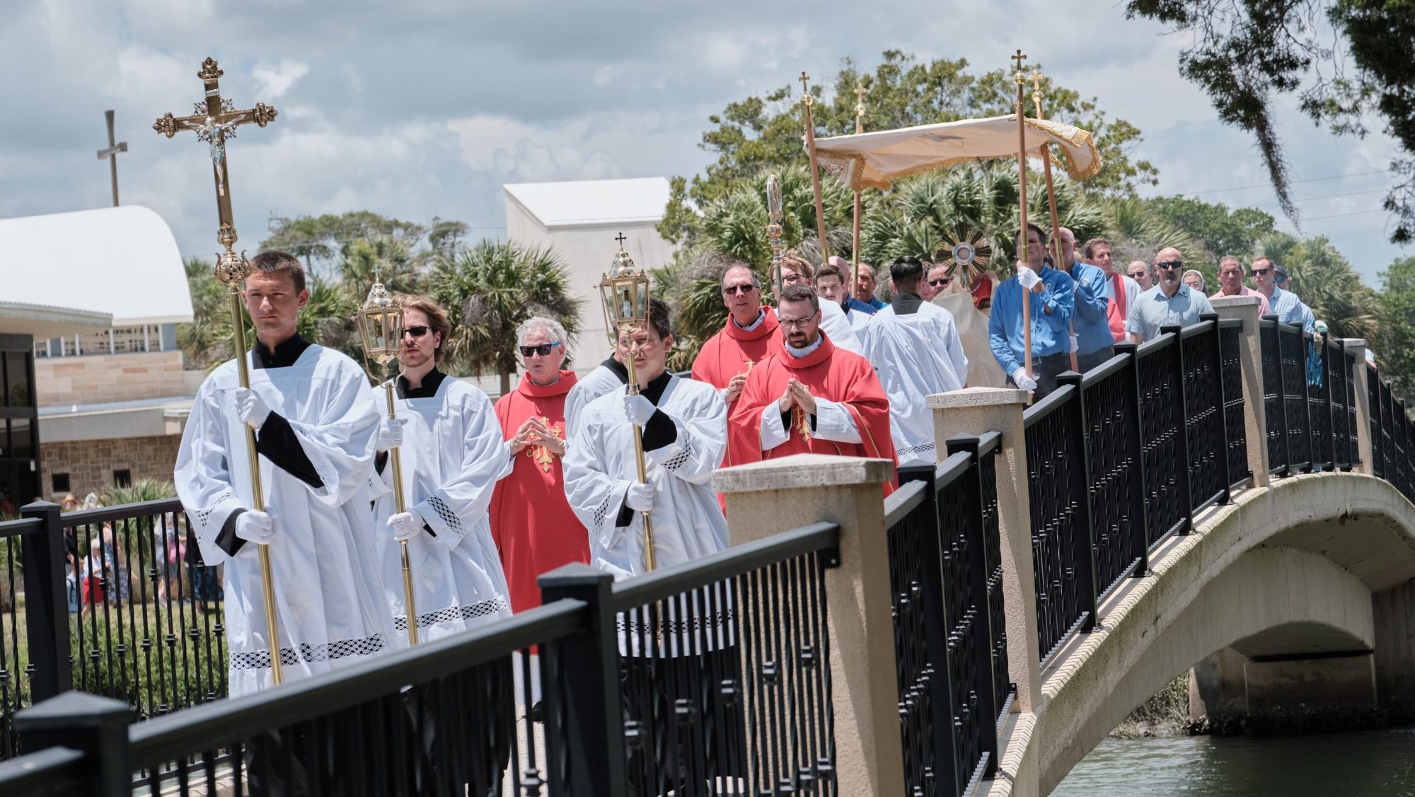 Bishop Erik T. Pohlmeier of St. Augustine, Fla., carries the Monstrance on his way to the Historic Chapel on the grounds of Our Lady of La Leche Shrine during the kickoff of the 2026 National Eucharistic Pilgrimage in St. Augustine May 24. (OSV News photo/George Martell)