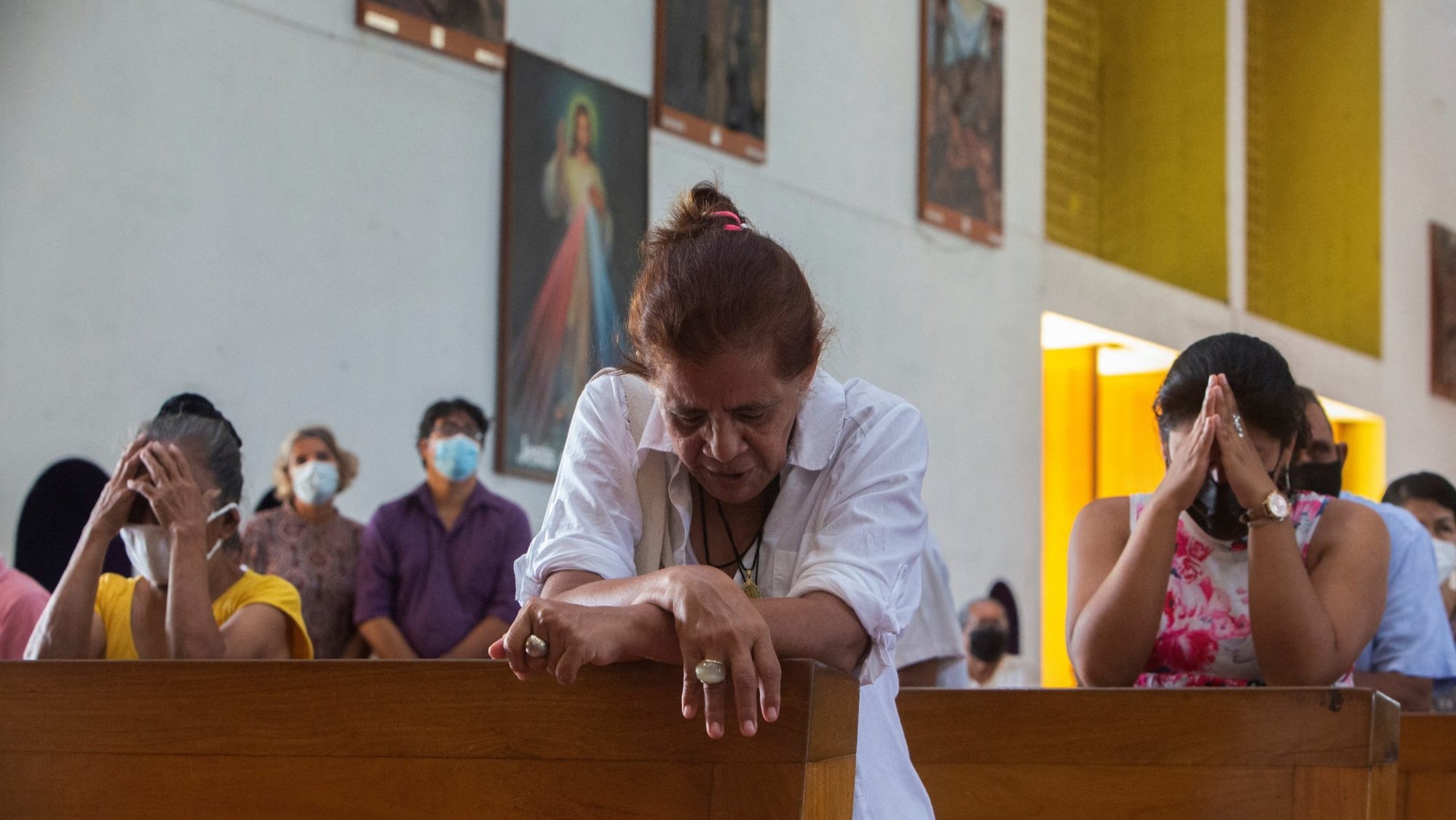 Worshippers pray during Mass at the Metropolitan Cathedral in Managua, Nicaragua, Aug. 21, 2022. Retired Bishop Juan Abelardo Mata was detained by police June 29, 2026, one day after celebrating a Mass in the city of Estelí, during which he requested prayers for the country's persecuted Catholic Church, according to independent Nicaraguan news outlet Confidencial. (OSV News photo/Maynor Valenzuela, Reuters)