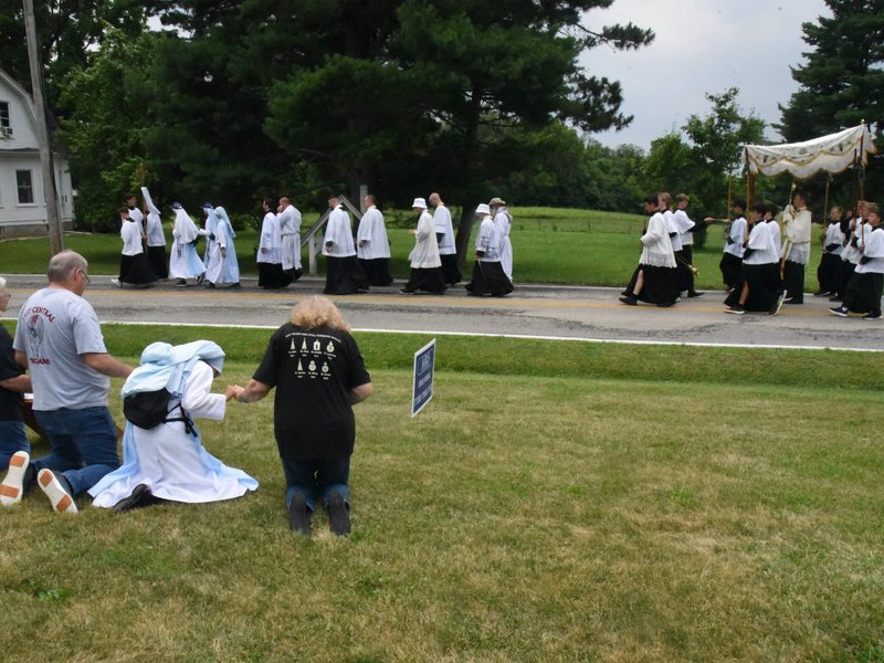 Indiana Woman Deepens Her Faith Traveling Eucharistic Pilgrimage's Seton Route