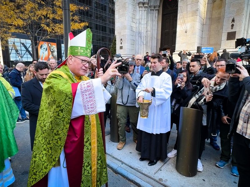 Cardinal Dolan, Catholic Charities Support Needy Families at Thanksgiving