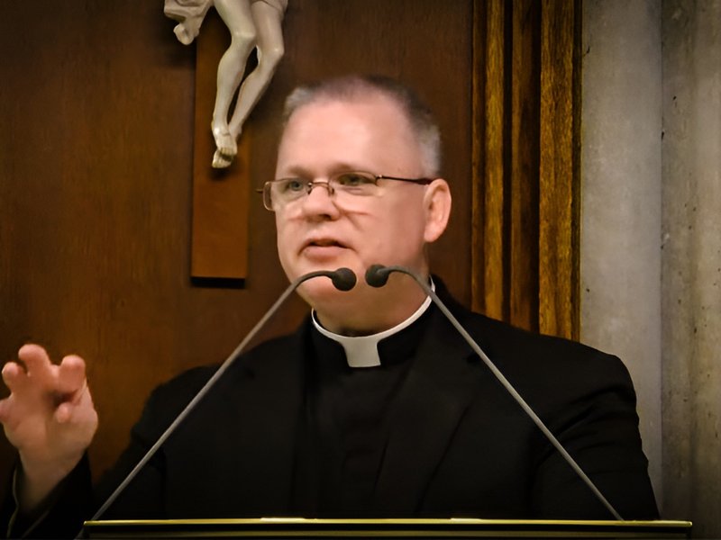 Catholic Speaker Calls Faithful to Rediscover God the Father in Talk at St. Patrick’s Cathedral