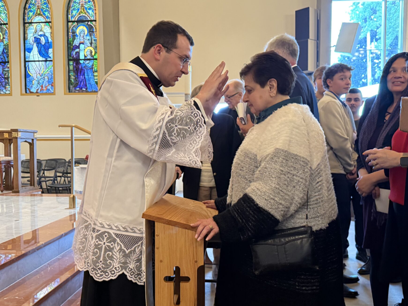 Washingtonville Welcomes Home Its Newest Priest at First Mass