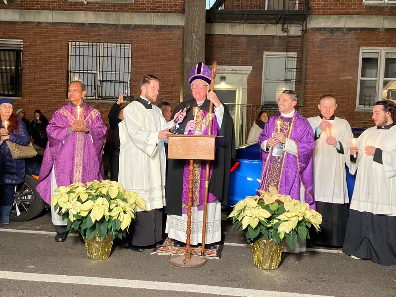 Cardinal Dolan Blessed the Restoration of Bells and Clock Tower at Most Holy Redeemer - Nativity Church | El Cardenal Dolan bendijo la restauración de las campanas y la torre del reloj en la Iglesia Santísimo Redentor - Natividad