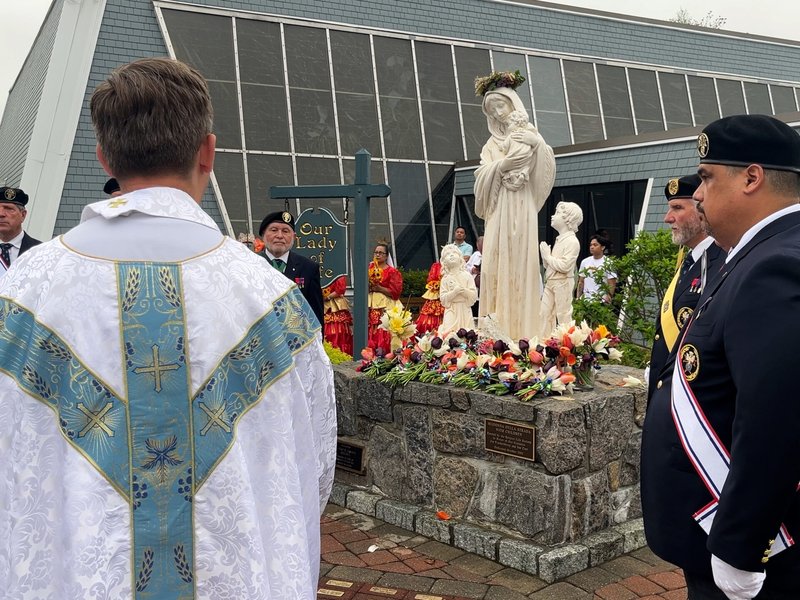 Miles de personas asisten a la Misa en celebración de Nuestra Señora de Guadalupe en su día | Thousands Attend Mass in Celebration of Our Lady of Guadalupe on Her Feast Day