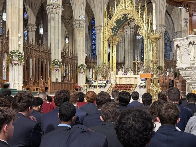 Fe y gratitud marcan la Misa de graduación en la Catedral de San Patricio