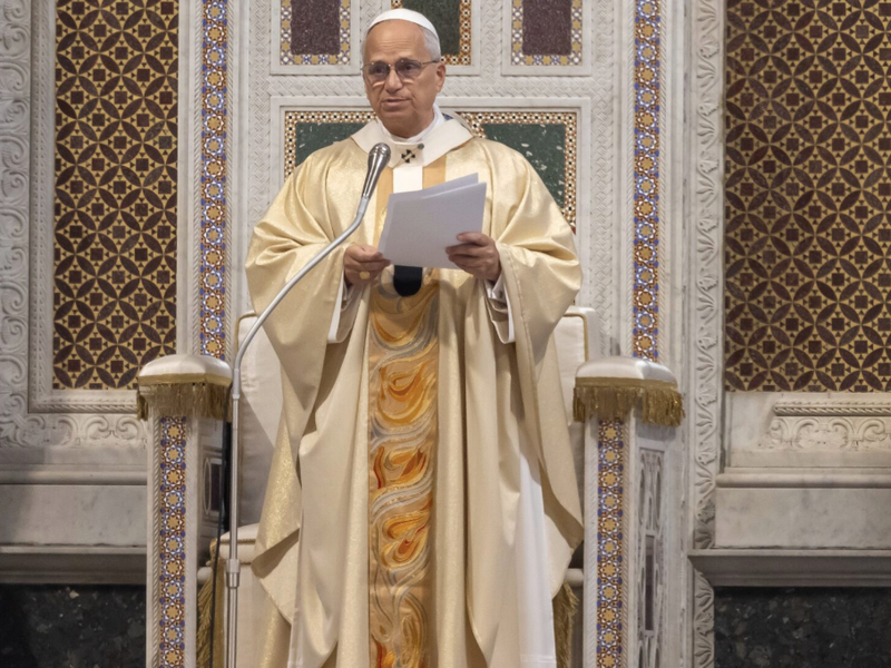 Pope Offers Prayers for the Philippines and for Peacemakers