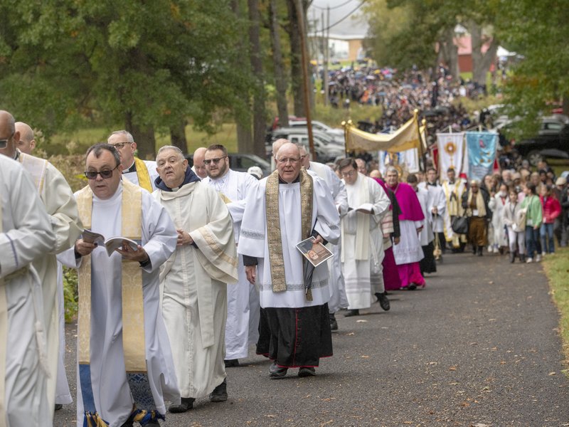 Pope Francis Grants Plenary Indulgences for National Eucharistic Pilgrimage, Congress Participants