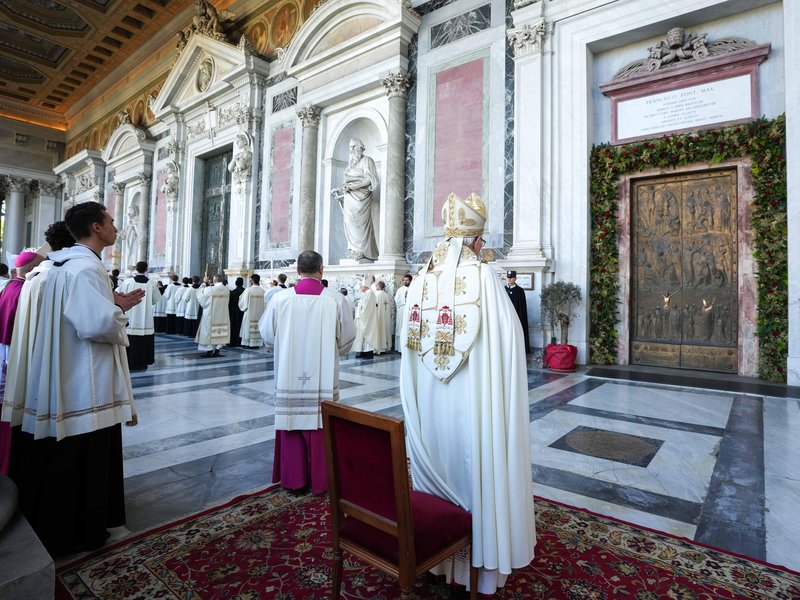As Holy Doors Close, Cardinals Emphasize God's Arms Are Always Open