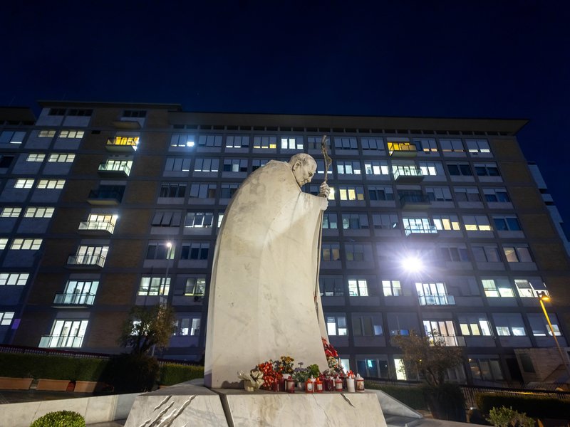 Pope Francis Has Restful Night, Continues Therapy in Hospital