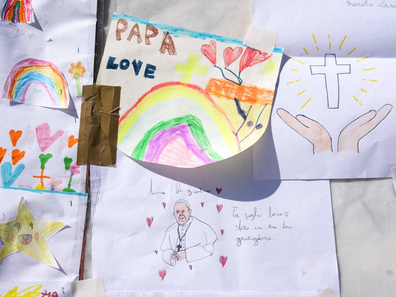 Pope, in Short Audio Message, Thanks People for Their Prayers