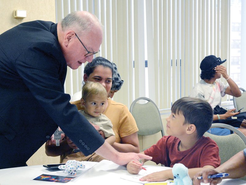 New York Church Reaffirms Commitment to Migrants During Influx