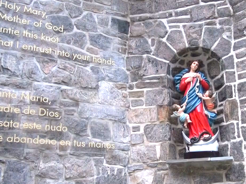 Conoce la Gruta de la Sanación en el Bronx, dedicada a la Virgen Desatanudos | Get to know the Healing Grotto in the Bronx, dedicated to the Mary Undoer of Knots