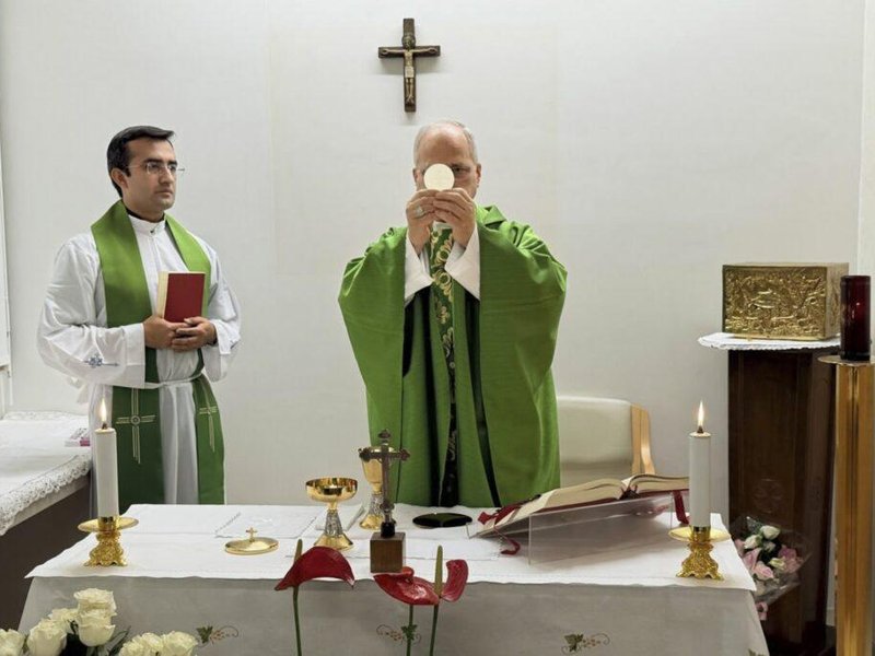 El papa León XIV celebra la Misa en el hospital Gemelli