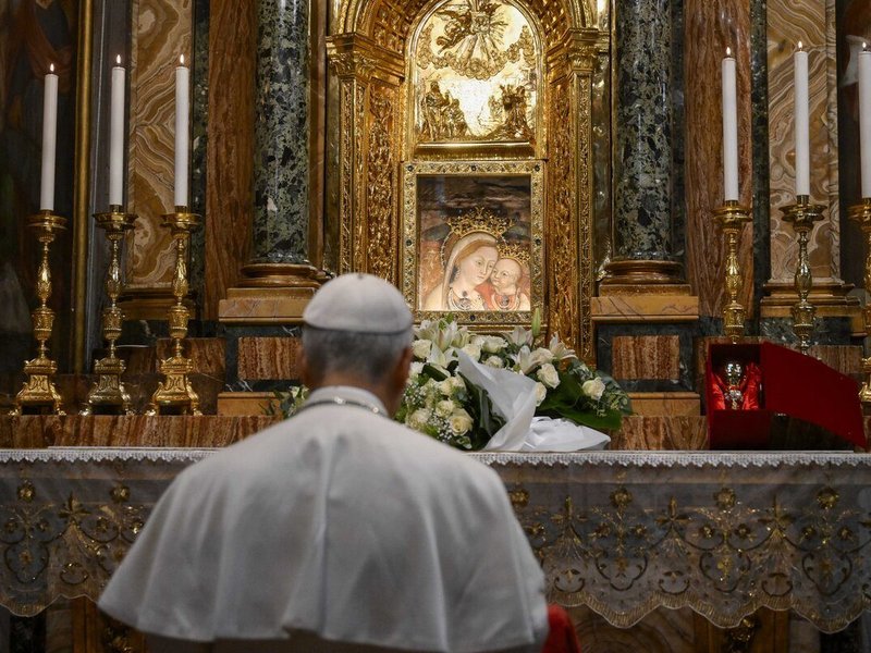 El papa reza por las víctimas del terremoto en Colombia y pide fortaleza espiritual