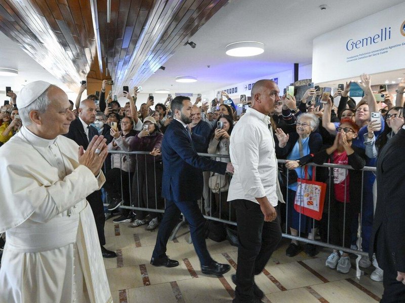 El papa León XIV ingresa al hospital para someterse a una cirugía pulmonar esta tarde