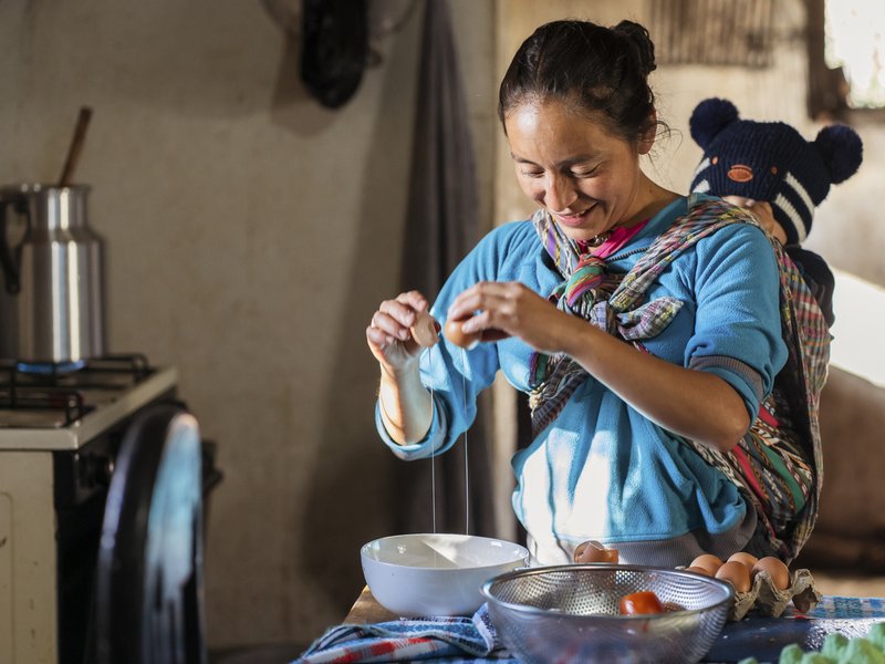 CRS celebra las tradiciones hispanas con un libro de recetas descargable