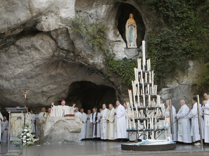 ¿Cuál es el secreto de Lourdes? La Eucaristía, revela el director médico del santuario​