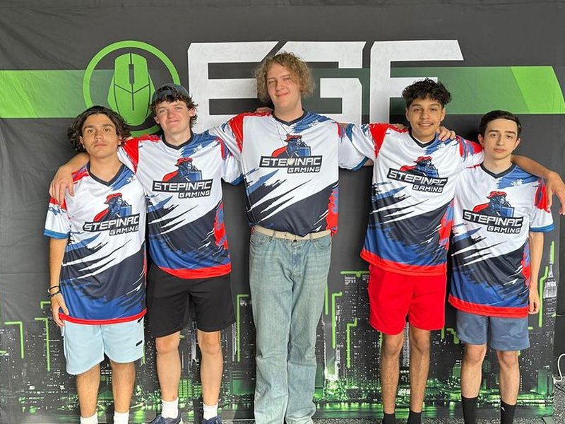 Stepinac High School Celebrates Esports Team’s Third-Place Finish at National Championship