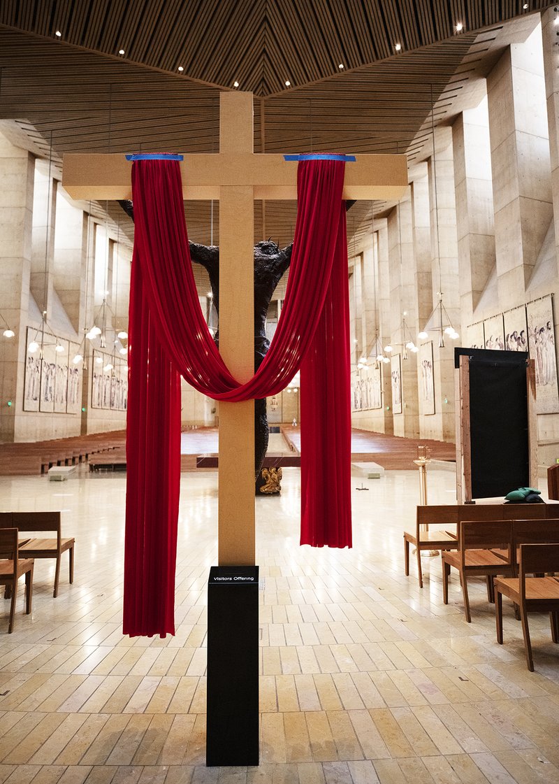 GOOD FRIDAY ARCHBISHOP 20 22 0 N8 A5810 124