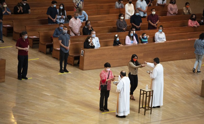 Archbishop José H. Gomez celebrated his first Mass with faithful present at the Cathedral of Our Lady of the Angels June 7. Public Masses throughout the Archdiocese of Los Angeles had been suspended since March 16 amid the COVID-19 pandemic. (Victor Alemán)