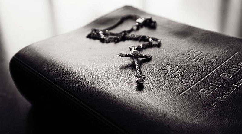 Biblia Unsplash 261120