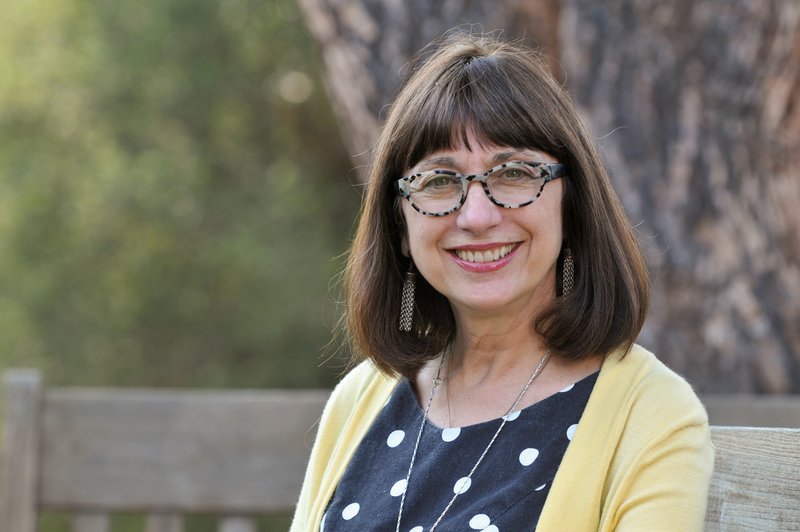 Maryanne Wolf es es directora del Centro para Dislexia, para los Estudiantes Diversos y para la Justicia Social en UCLA y miembro de la Pontificia Academia de Ciencias del Vaticano. (Ron Searcey / UCLA ED e IS)