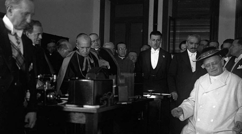 El Papa Pío XI en la inauguración de Radio Vaticano. Foto: © Vatican Media/ACI Prensa