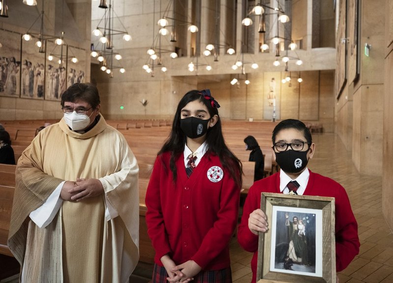 La misa fue abierta a los empleados de la Arquidiócesis y estudiantes de las escuelas católicas de Los Ángeles. (Víctor Alemán)