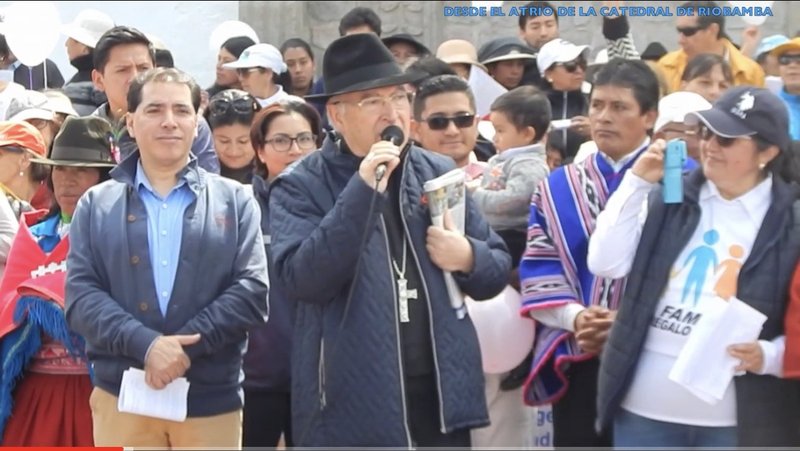 Mons. Julio Parrilla (Foto: youtube captura de pantalla/ Diócesis de Riobamba Ecuador)