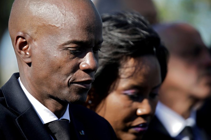 El presidente haitiano Jovenel Moïse y la primera dama Martine aparecen en una foto del 12 de enero de 2020. El presidente fue asesinado en un atentado en las primeras horas del 7 de julio en su casa en las afueras de la capital, Puerto Príncipe, dijo el primer ministro. Su esposa también recibió un disparo en el ataque pero sobrevivió. (CNS photo/Andres Martinez Casares, Reuters)