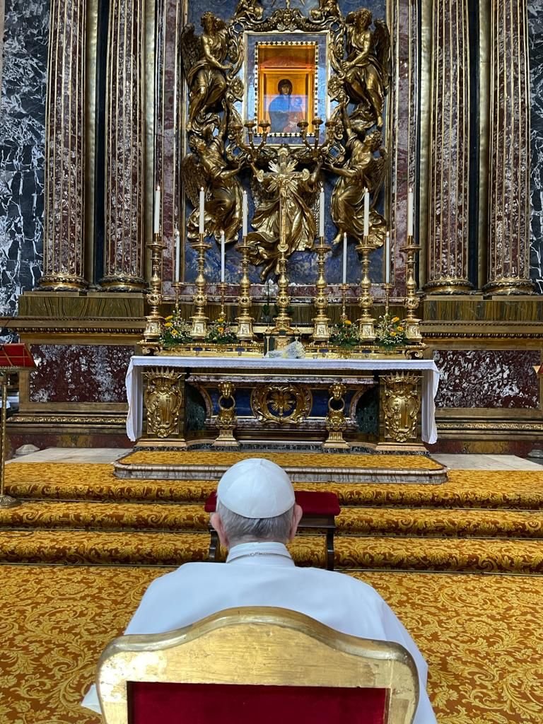 Después de recibir el alta del Policlínico Gemelli el 14 de julio, el Papa Francisco se dirigió a la Basílica de Santa María Mayor para agradecer por el éxito de su cirugía. (Imagen cortesía Vaticano)