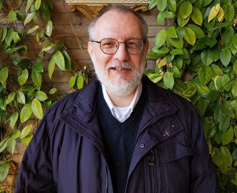 El padre Olivier Maire, provincial francés de los Padres de Montfort, aparece en una foto sin fecha. El inmigrante ruandés Emmanuel Abayisenga, en espera de juicio por el incendio de la catedral de Nantes, se entregó a la policía por el asesinato del padre Maire. (Foto CNS/cortesía de los Misioneros de Montfort)