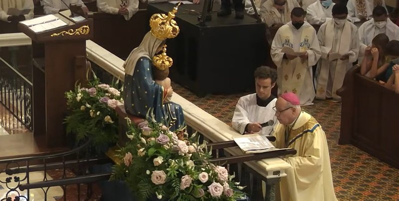 Nuestra Señora de La Leche y el Buen Parto en la diócesis de San Agustín en el estado de Florida, después de su coronación. (Foto: Screen caption.)