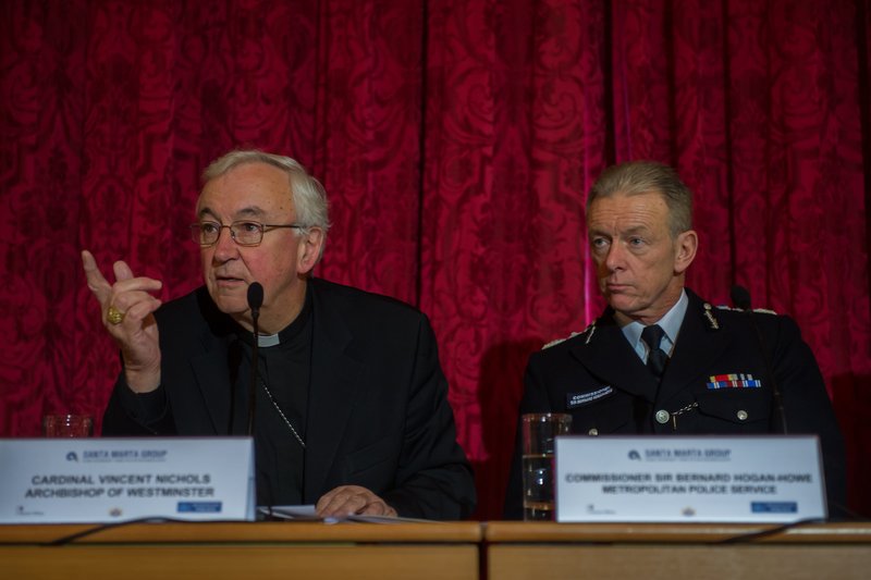 El cardenal Vincent Nichols de Westminster habla durante una conferencia sobre la trata de seres humanos en Londres el 6 de diciembre, 2014. Imagen referencial. (Foto: CNS /Marcin Mazur, Catholic Communications Network)