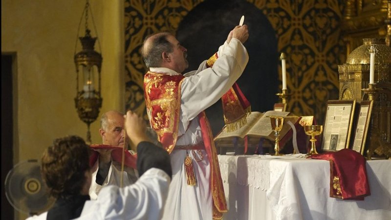 El 1 de julio, el padre Richard Munkelt celebra una misa tradicional en latín, en el Seminario de la Inmaculada Concepción, en Huntington, Nueva York. (Foto CNS / Gregory A. Shemitz)