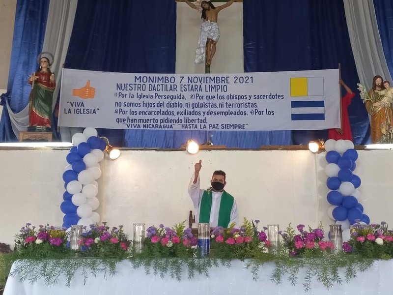 El padre Pedro Méndez, de la diócesis de Masaya, el domingo 7 de noviembre, 2021. (Foto: Cortesía.)