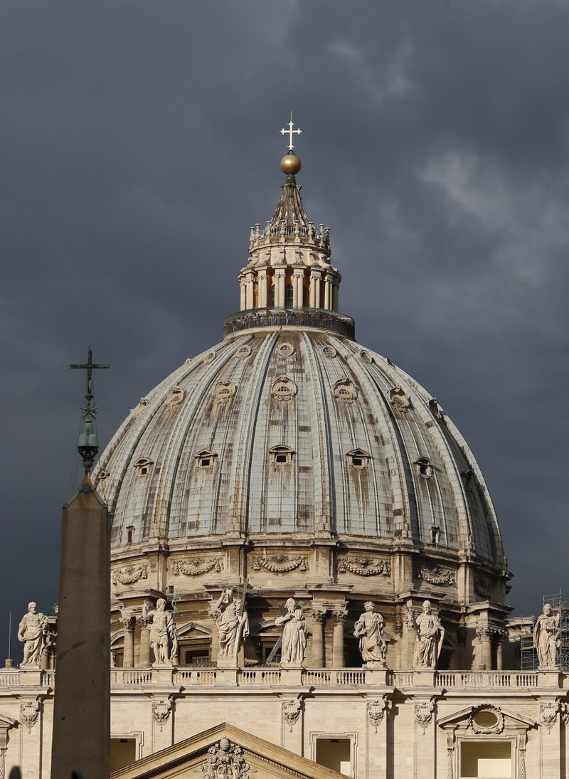 La cúpula de la Basílica de San Pedro se ve en el Vaticano el 9 de octubre de 2017. (Foto CNS photo/Paul Haring)