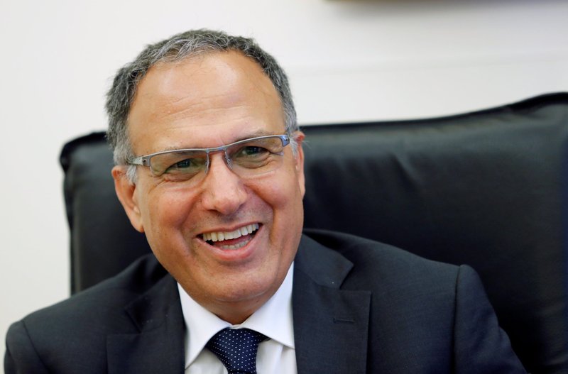 Carmelo Barbagallo, presidente de la Autoridad de Información Financiera y de Supervisión del Vaticano, sonríe en esta foto de archivo del 3 de julio de 2020. La agencia publicó el informe de 2021 del organismo de control financiero el 13 de junio de 2022. (Foto CNS/Remo Casilli, Reuters)