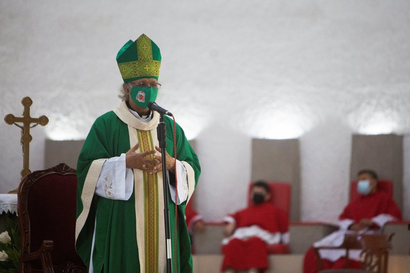 El cardenal nicaragüense Leopoldo Brenes Solórzano de Managua celebra una misa en la Catedral Metropolitana de Managua el 21 de agosto de 2022. (Foto CNS /Maynor Valenzuela, Reuters)