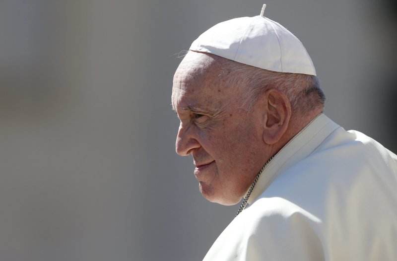El Papa Francisco es fotografiado al salir de su audiencia general en la Plaza de San Pedro en el Vaticano el 21 de septiembre de 2022. (Foto CNS /Paul Haring)
