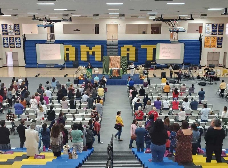 Participantes en el Congreso Regional de Educación Religiosa del 8 de octubre para la Región Pastoral de San Gabriel en la Escuela Secundaria Obispo Amat en La Puente. (Damaris Pérez)