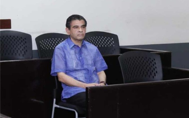 Monseñor Rolando Álvarez, en los tribunales de Nicaragua, el 13 de diciembre de 2022. La foto es la primera imagen de Monseñor Álvarez desde que fue arrestado arbitrariamente el 19 de agosto. (19 Digital/gobierno)