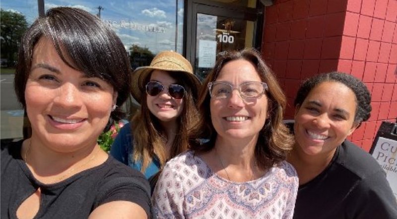 Reunión del equipo del alcance multicultural de la organización Right To Life en Detroit, Michigan. De izquierda a derecha: María Teresa Garcia, Jenifer Zaluski, Tina Teifer, and Jasmine Fountain. (Foto de OSV News/ María Teresa Garcia, cortesía de Detroit Catholic en español)