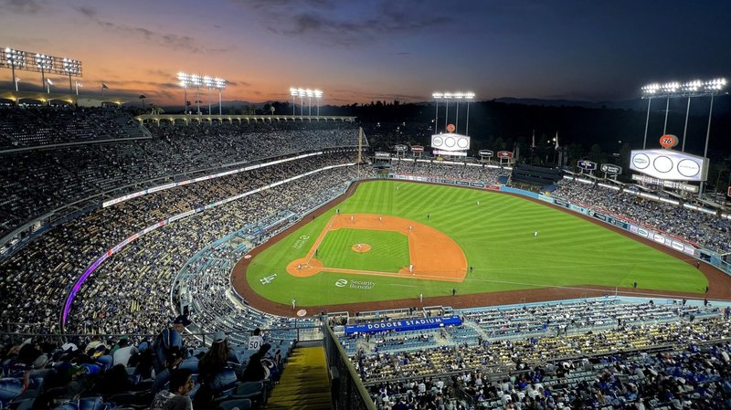 La Arquidiócesis de Los Ángeles pide a los católicos "unirse en oración" antes de la celebración de la Noche del Orgullo de los Dodgers el 16 de junio, cuando el equipo honrará a las Hermanas de la Perpetua Indulgencia. (OSV News Photo/Gary A. Vasquez-USA Today Sports via Reuters)