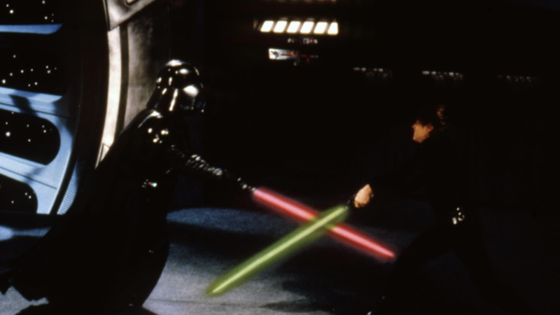 El "lado oscuro" frente al "lado luminoso" en una escena de "El retorno del Jedi". (IMDB)